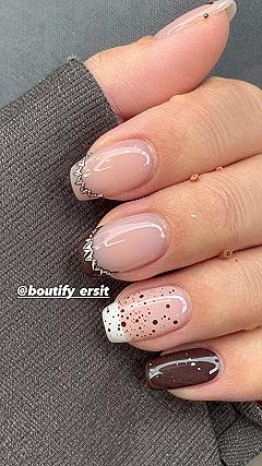 Blending Navy Blue With Short Almond Nail Shapes