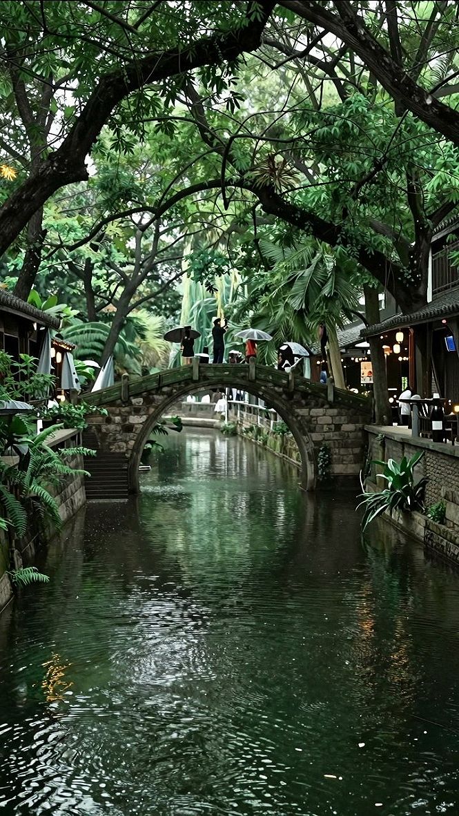 Choosing Shaded Canal Walkways For Summer Relaxation
