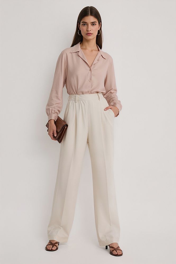 Elegant Beige Dress Pants: Professional Meeting Outfit Inspiration