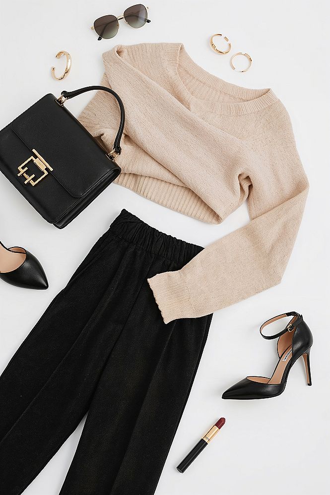 Smart Casual Chic Outfits: Sophisticated Wardrobe Essentials