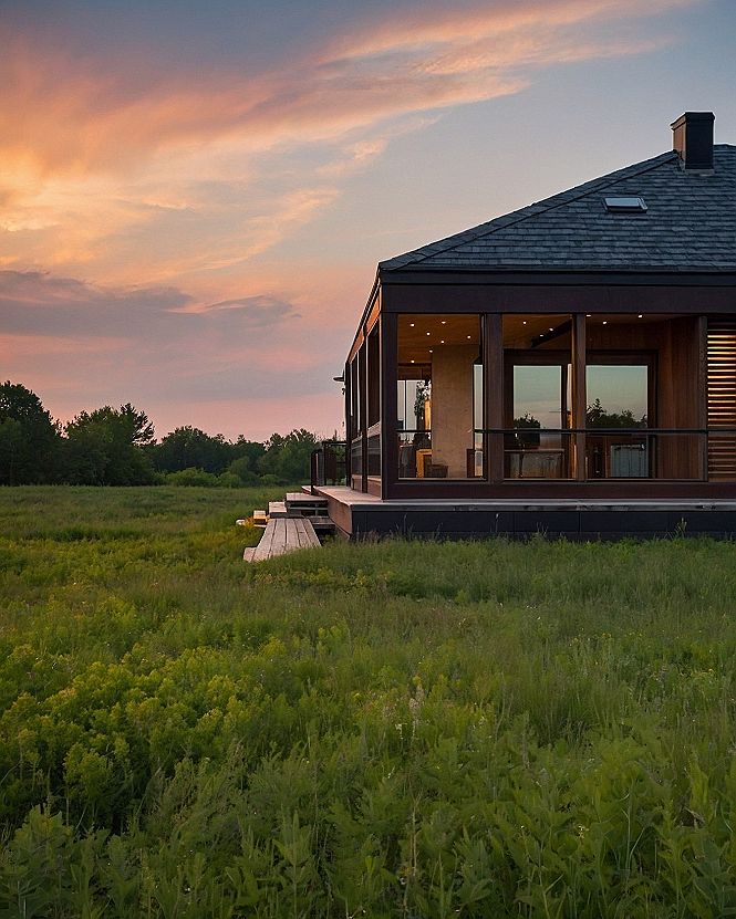 Selecting the Right Outdoor Living Spaces for Your Luxury Home