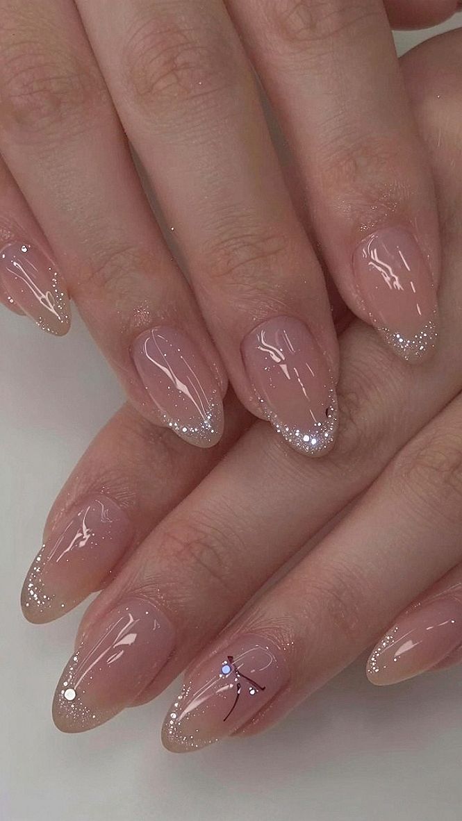 How to Choose Shimmering Glitter Tips for Daily Wear