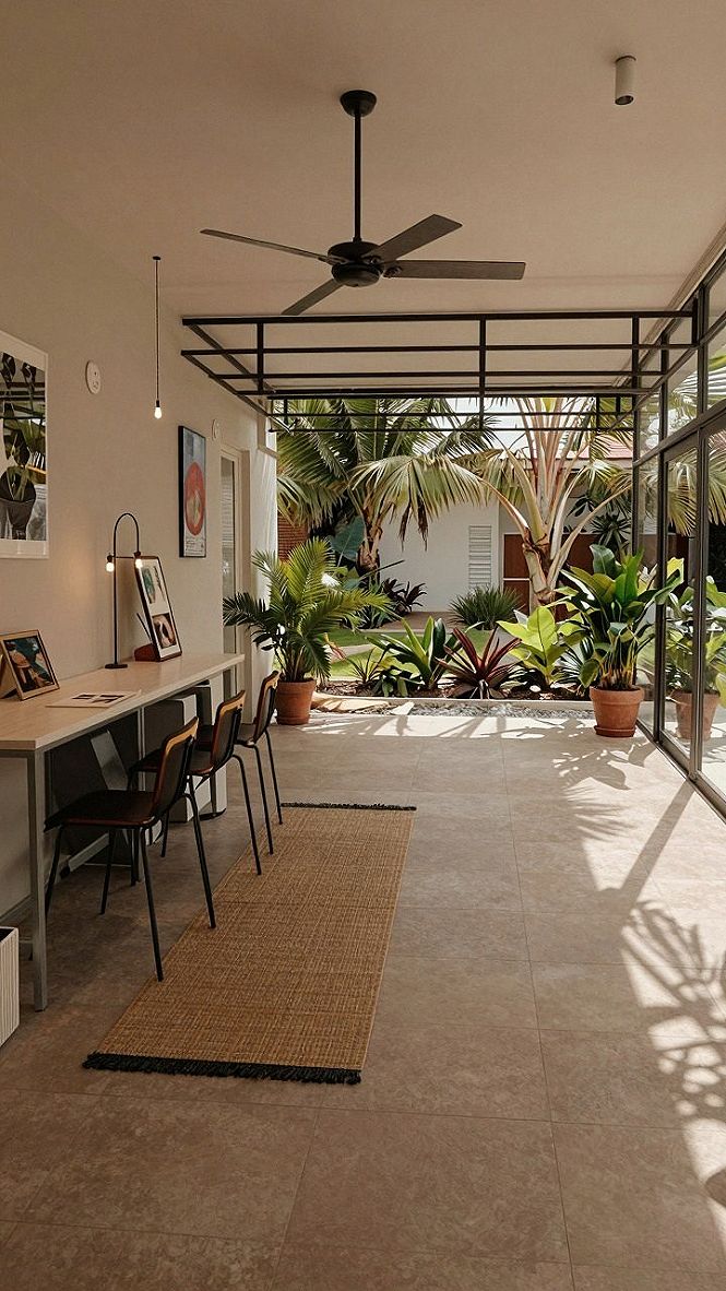 Choosing a Long Wall Desk Setup for Narrow Rooms