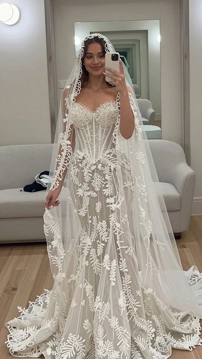 Selecting a Corset Bodice Long Sleeve Lace Wedding Dress