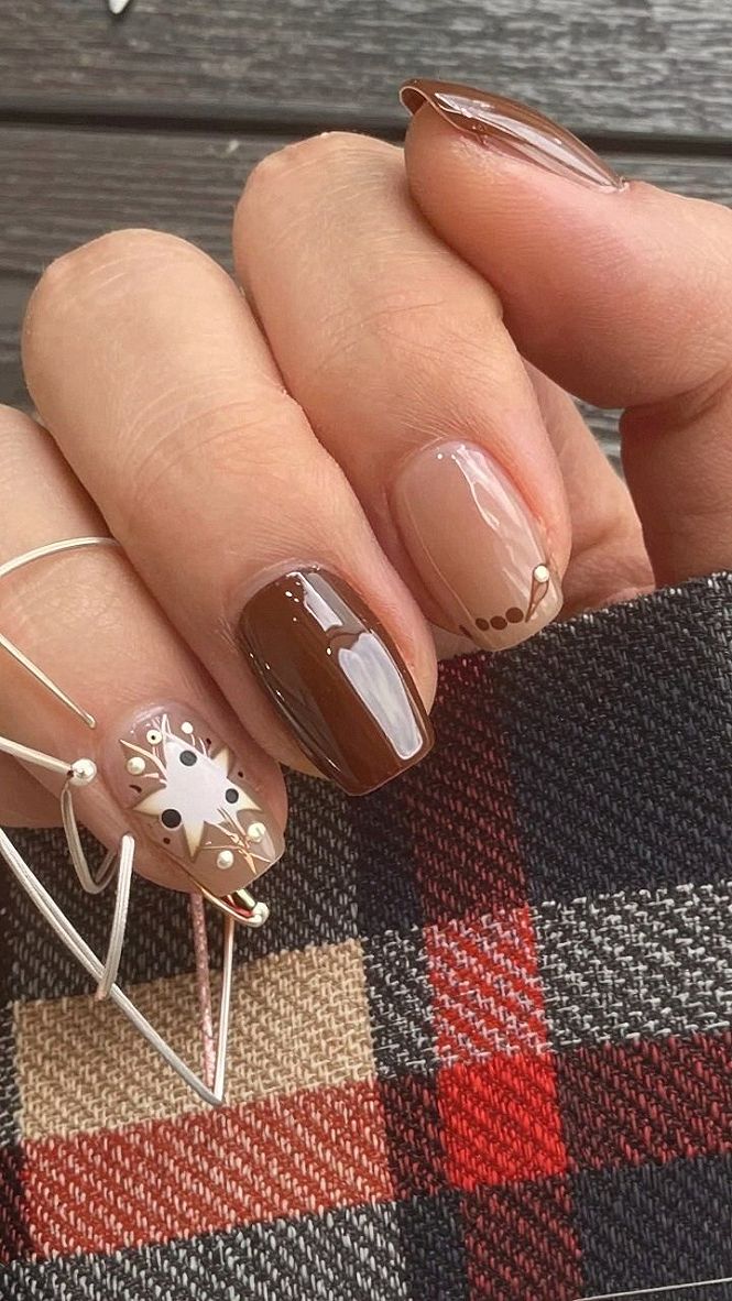 Choosing Starry Accents For Your Autumn Manicure