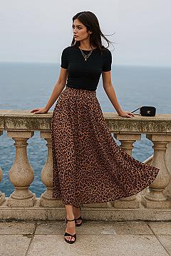Coastal Chic: Easy Trendy Beach Outfit Ideas