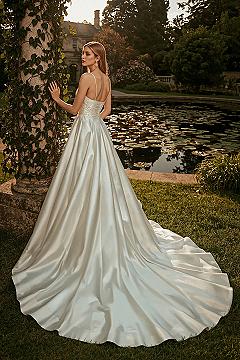 Princess Ball Gown Wedding Dress: Luxurious Satin Elegance