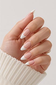 Chic Neutral Ombre Graduation Nails: The Clean Girl Aesthetic