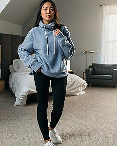 Keeping Your Layered Blue Shirt and Leggings Fresh