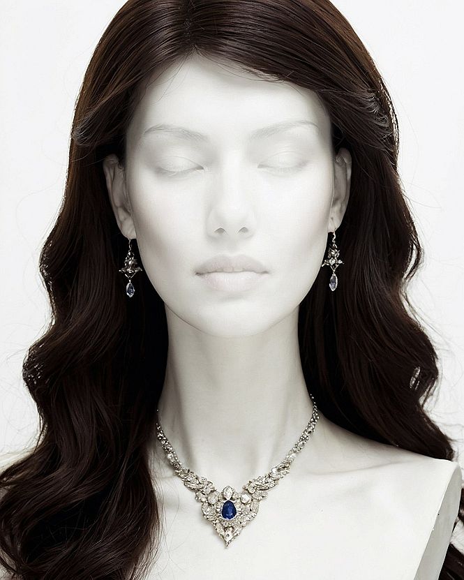 Loose Dark Waves And Side Parting For Busy Mornings