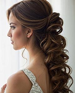 Maintaining Half Up Half Down Wavy Curls