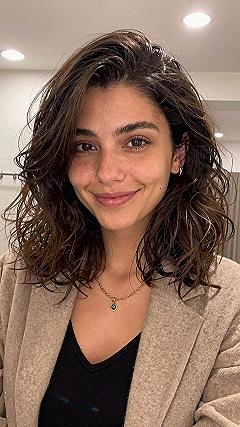 Maintaining Shoulder Length Wavy Hair With Caramel Accents