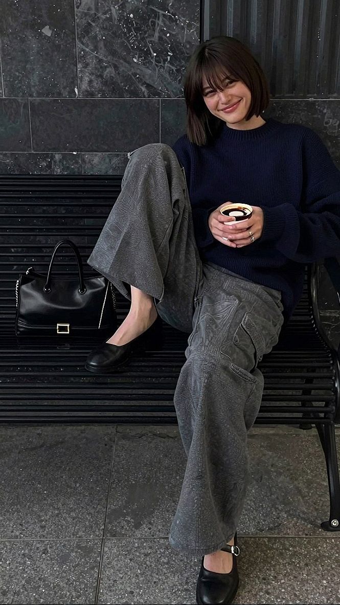 Styling Relaxed Knitwear and Cargo Pants for City Days