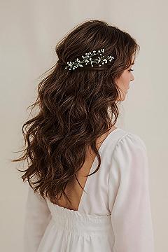 Romantic Half Up Half Down Waves: Simple Curled Bridal Hair Perfection