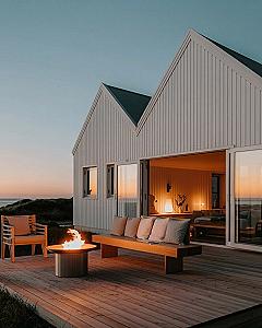 Scandi Beach House Exterior: Dream Holiday Living