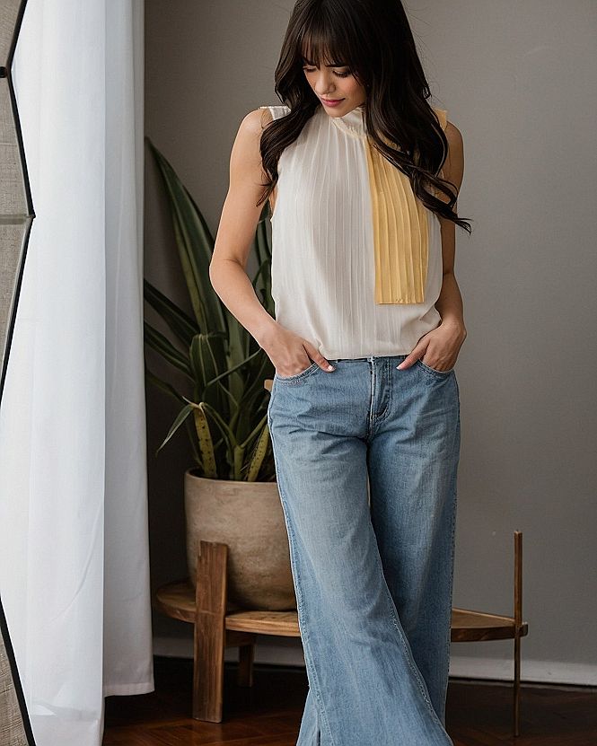 Pairing White Short Sleeve Tops With Light Blue Trousers