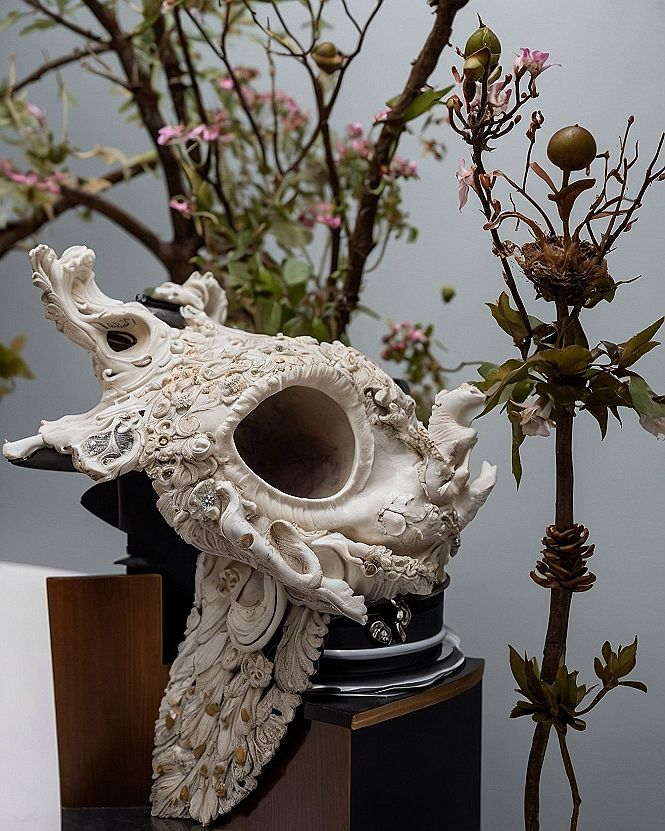 Adding Dried Botanical Branches to Amber Bottle Centerpieces