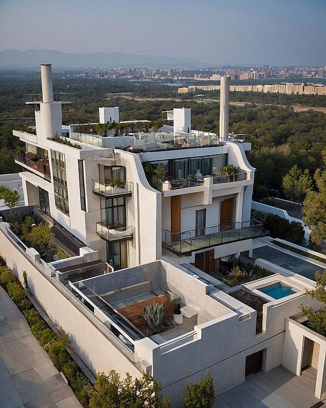 Designing a Multi-Level Rooftop Terrace for Large Estates