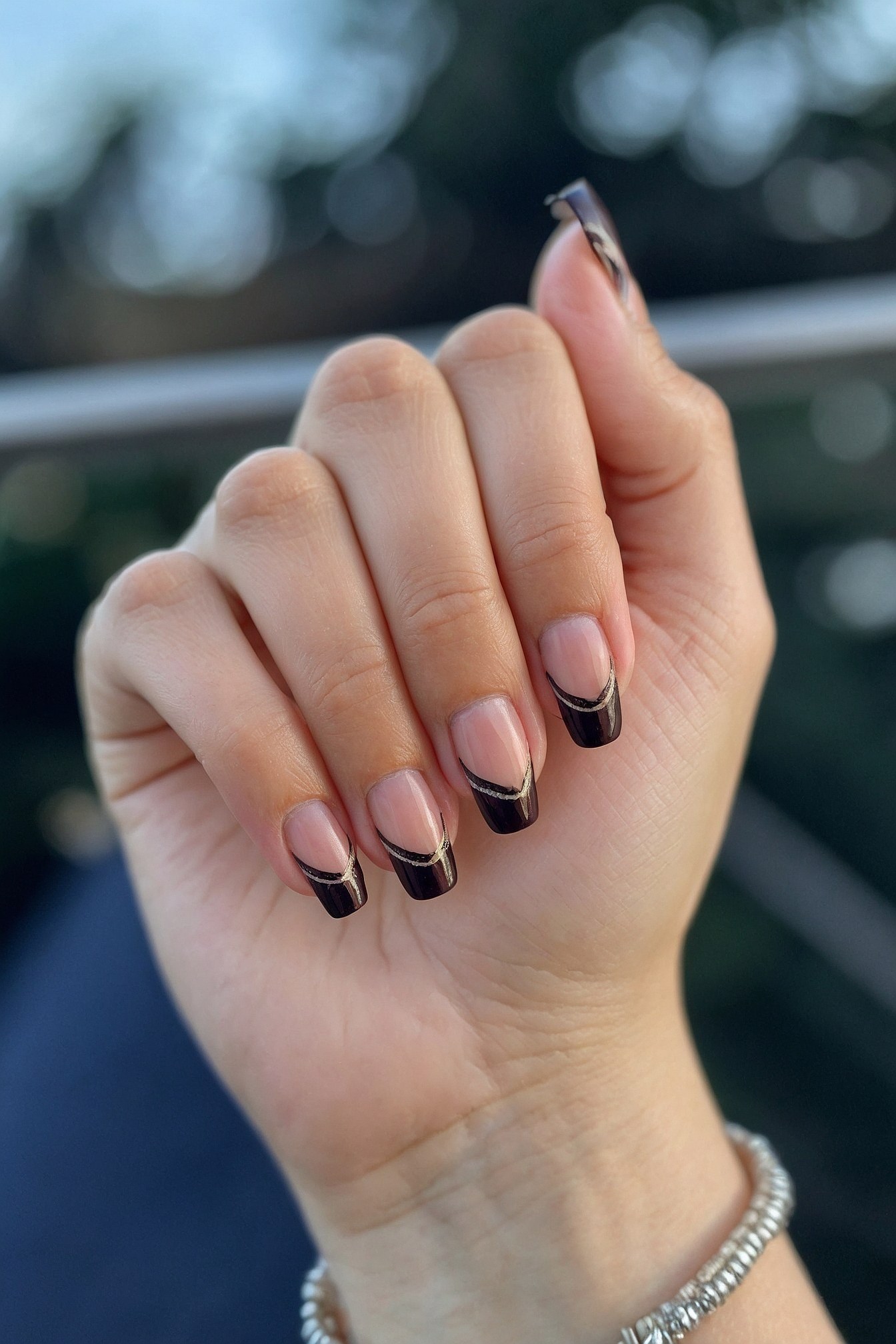 Sophisticated Navy Blue French Tips: An Overview