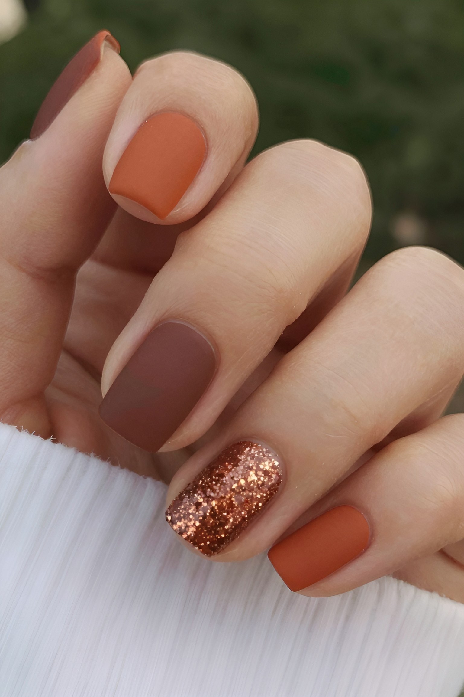 Understanding Matte Rust and Copper Glitter Nails for Fall