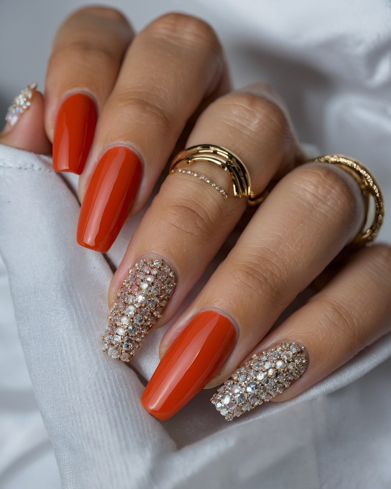 Making a Statement with Glitter and Solid Polish Combinations