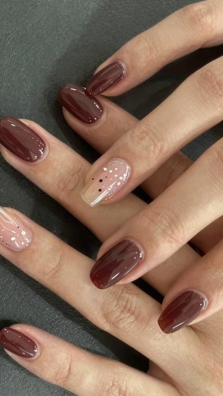 Minimalist Dot Accents on Short Fall Nails