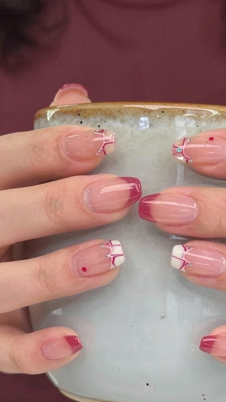 Adding Creative Berry Red Tips and Crown Details