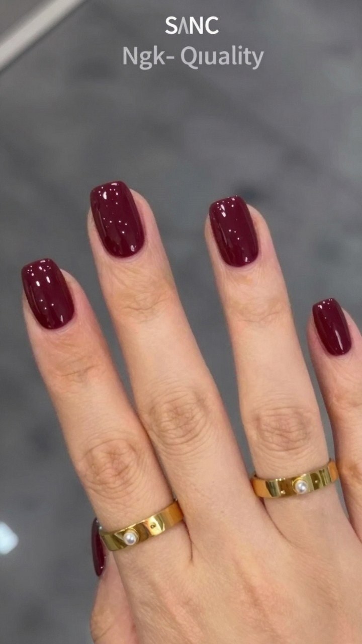 Maintaining Deep Cherry Mocha Polish Throughout Winter