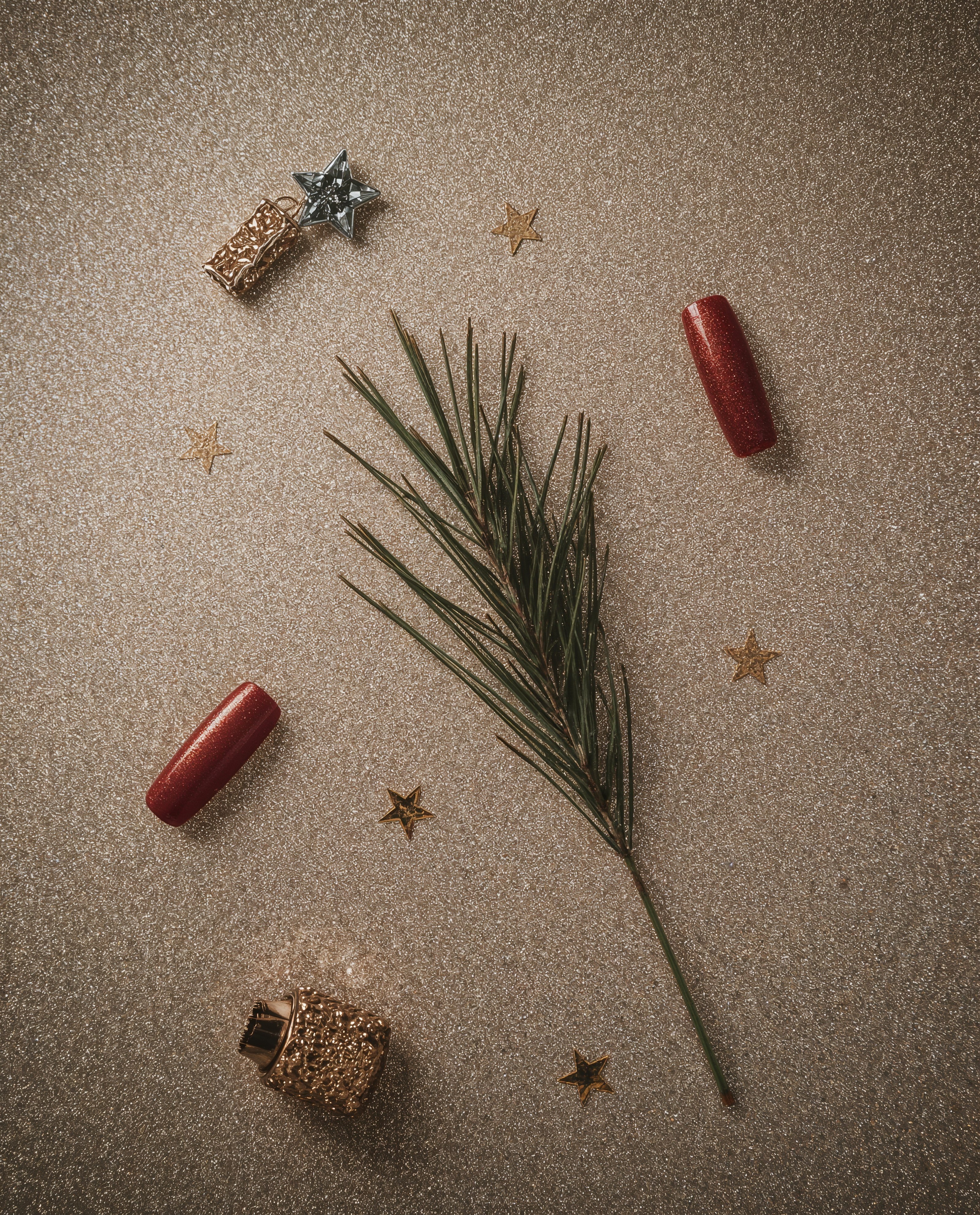 Concluding Sparkle: Your Festive Manicure Statement