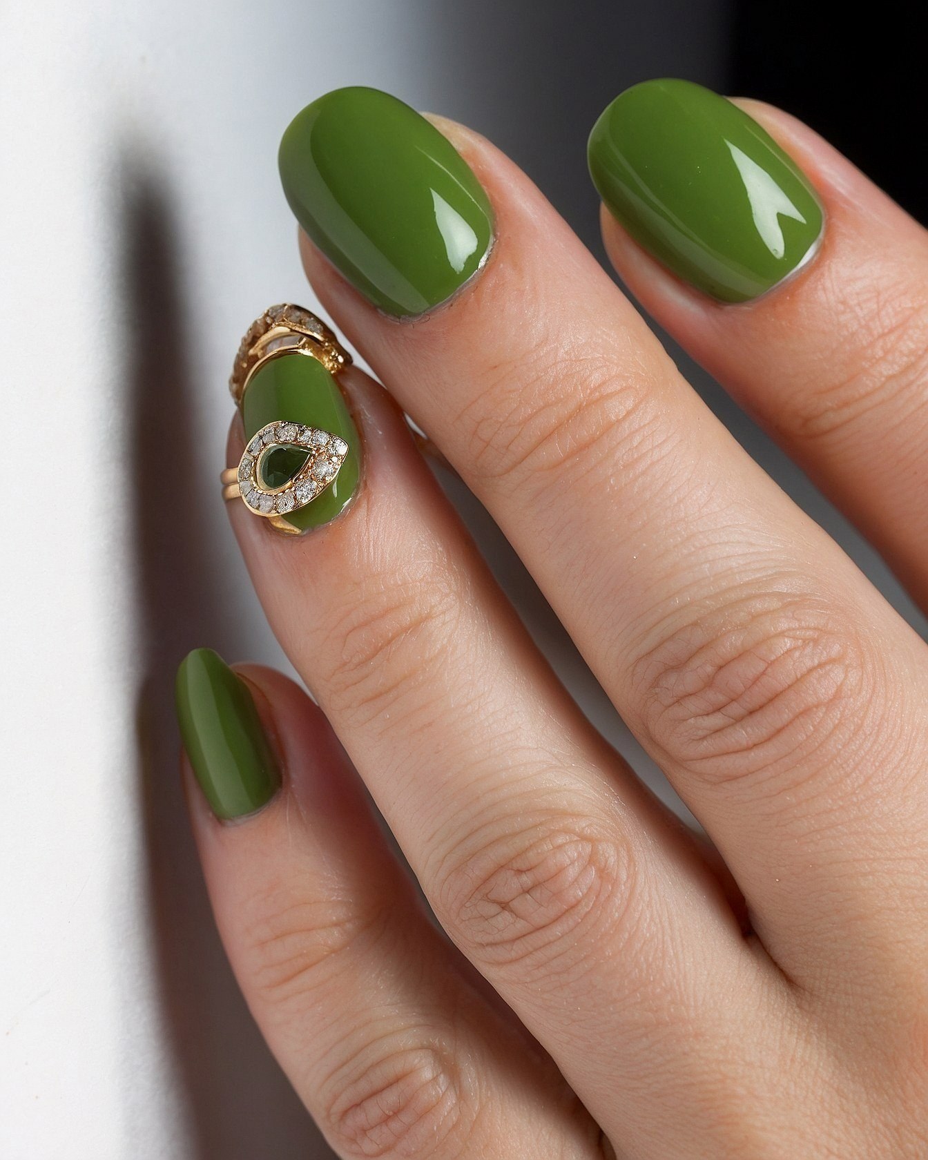Organic Green Nails Meet Geometric Gold Adornment