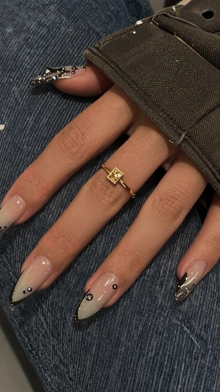 Mixing Brown Tortoise Patterns With Structured Metallic Dots