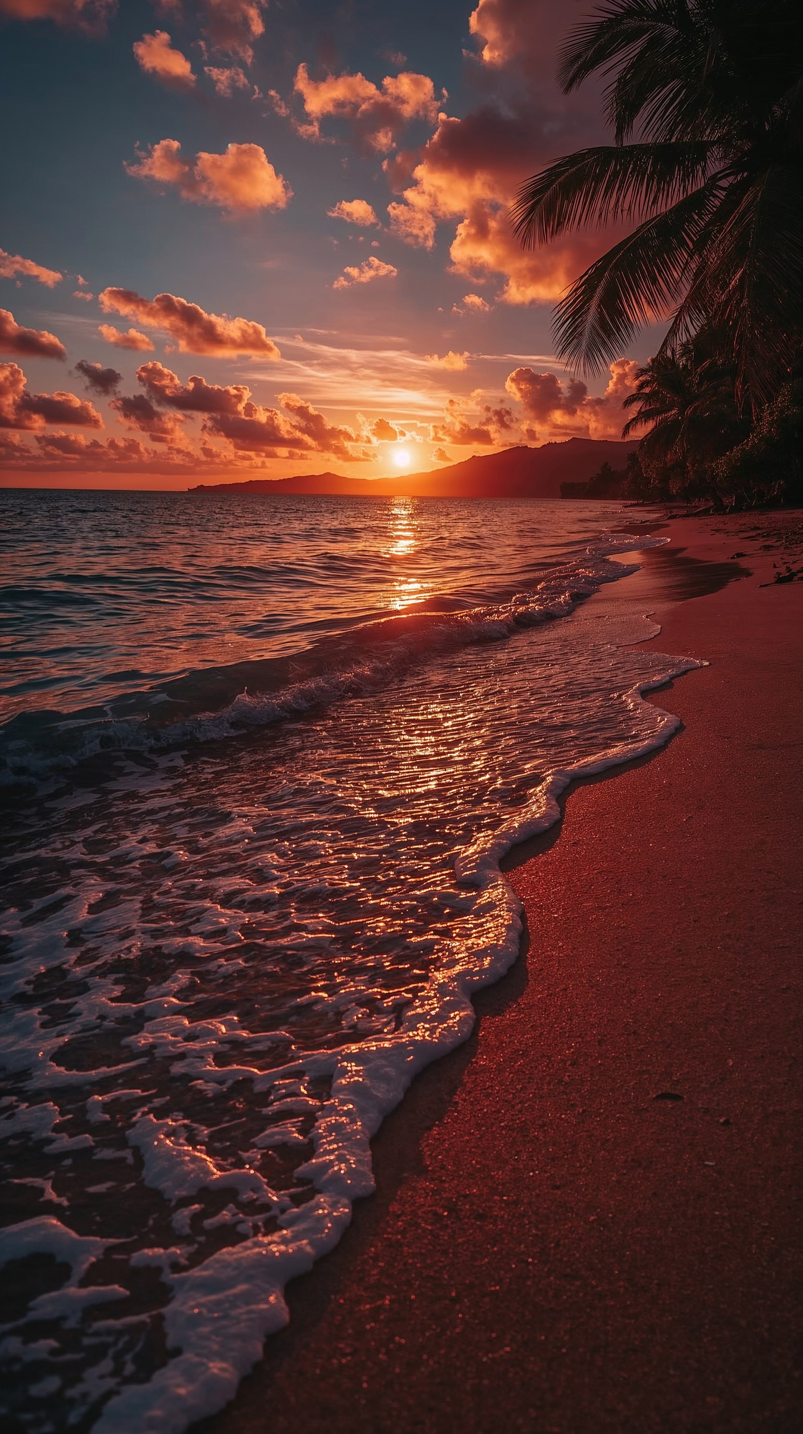 Dreamy Beach Sunset iPhone Wallpaper: Tranquil Ocean Views