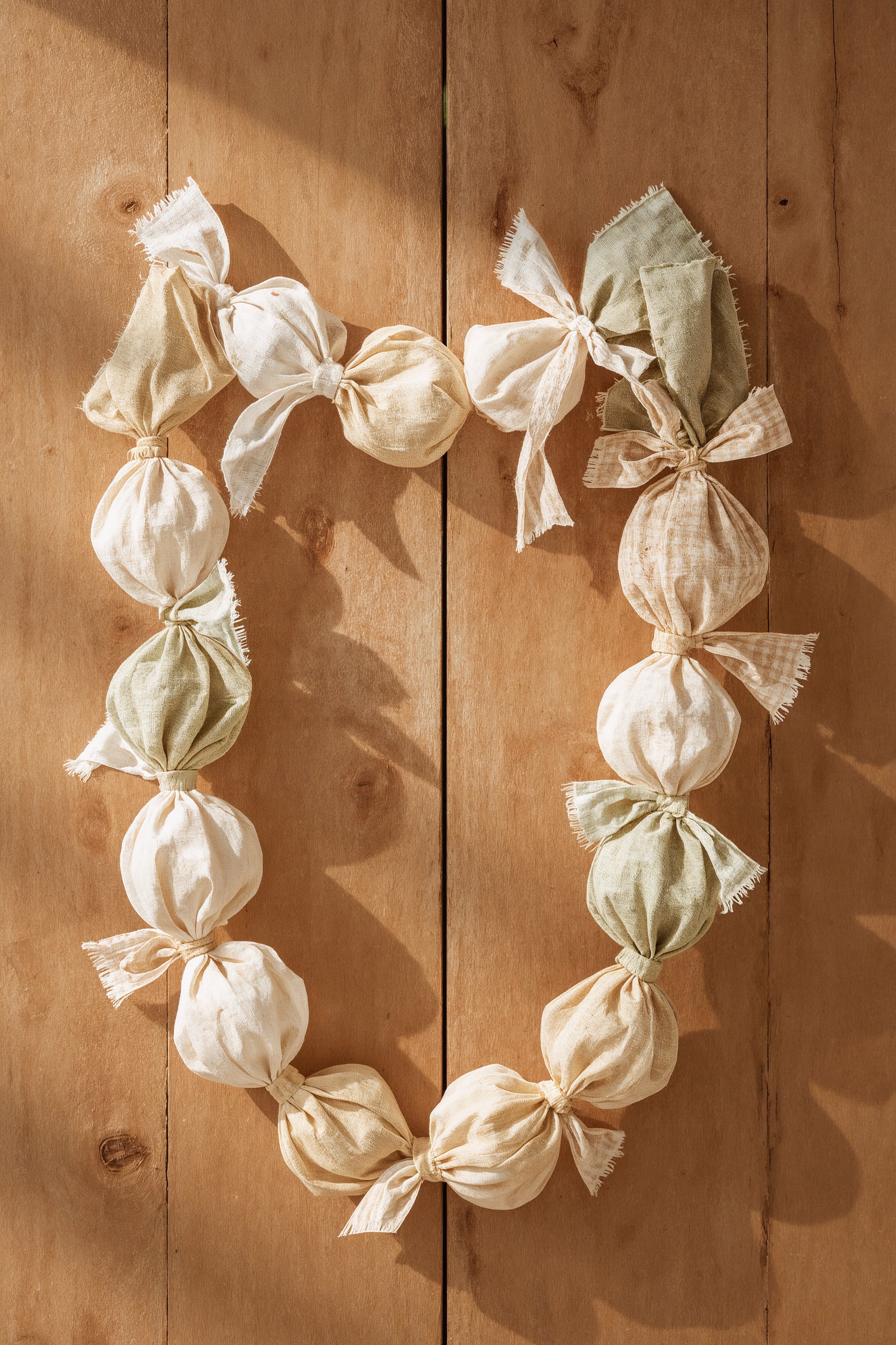 Charming DIY Fabric Garland: Aesthetic Home Decor Craft