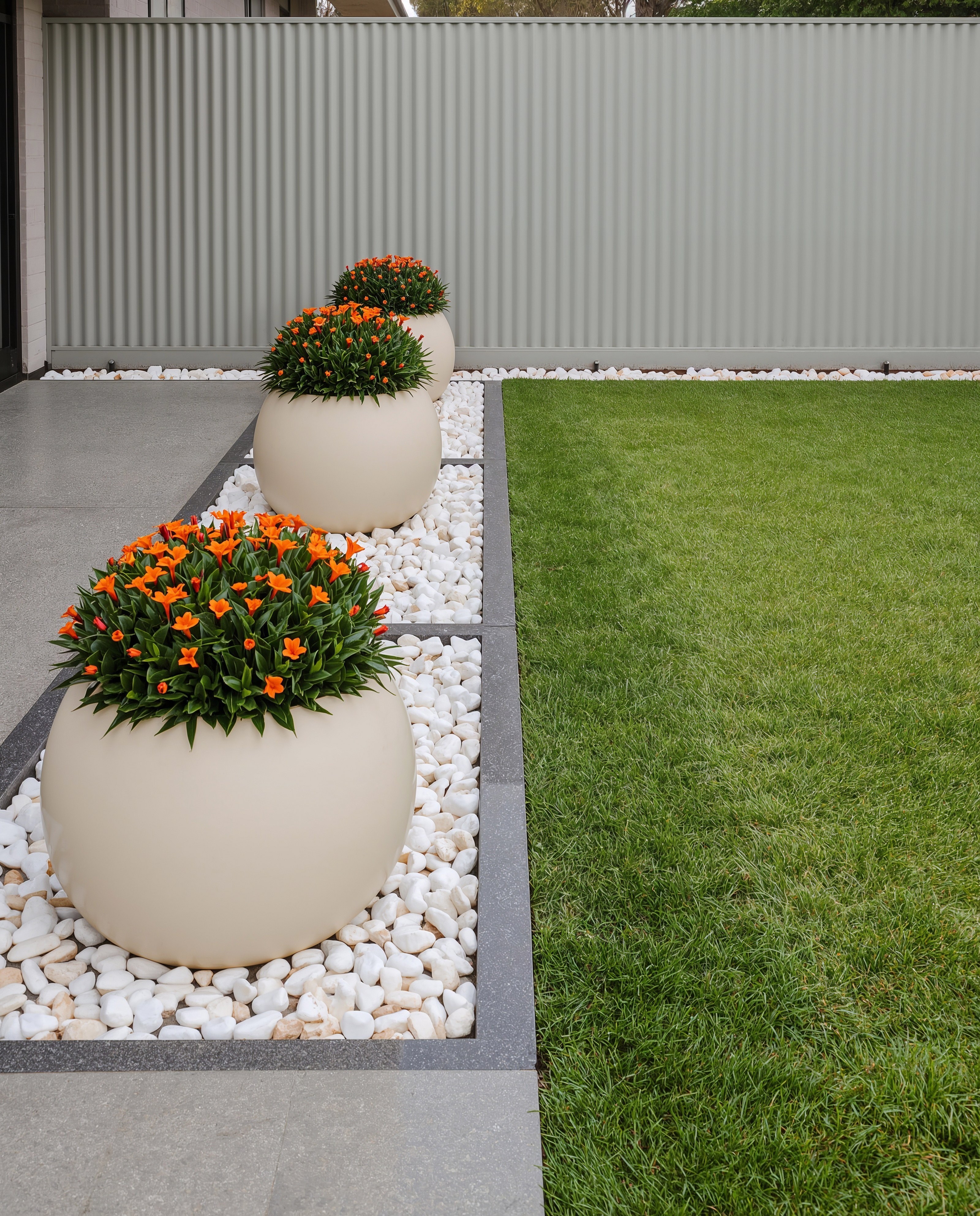 Effortless Modern Backyard: Simple Low Maintenance Landscaping