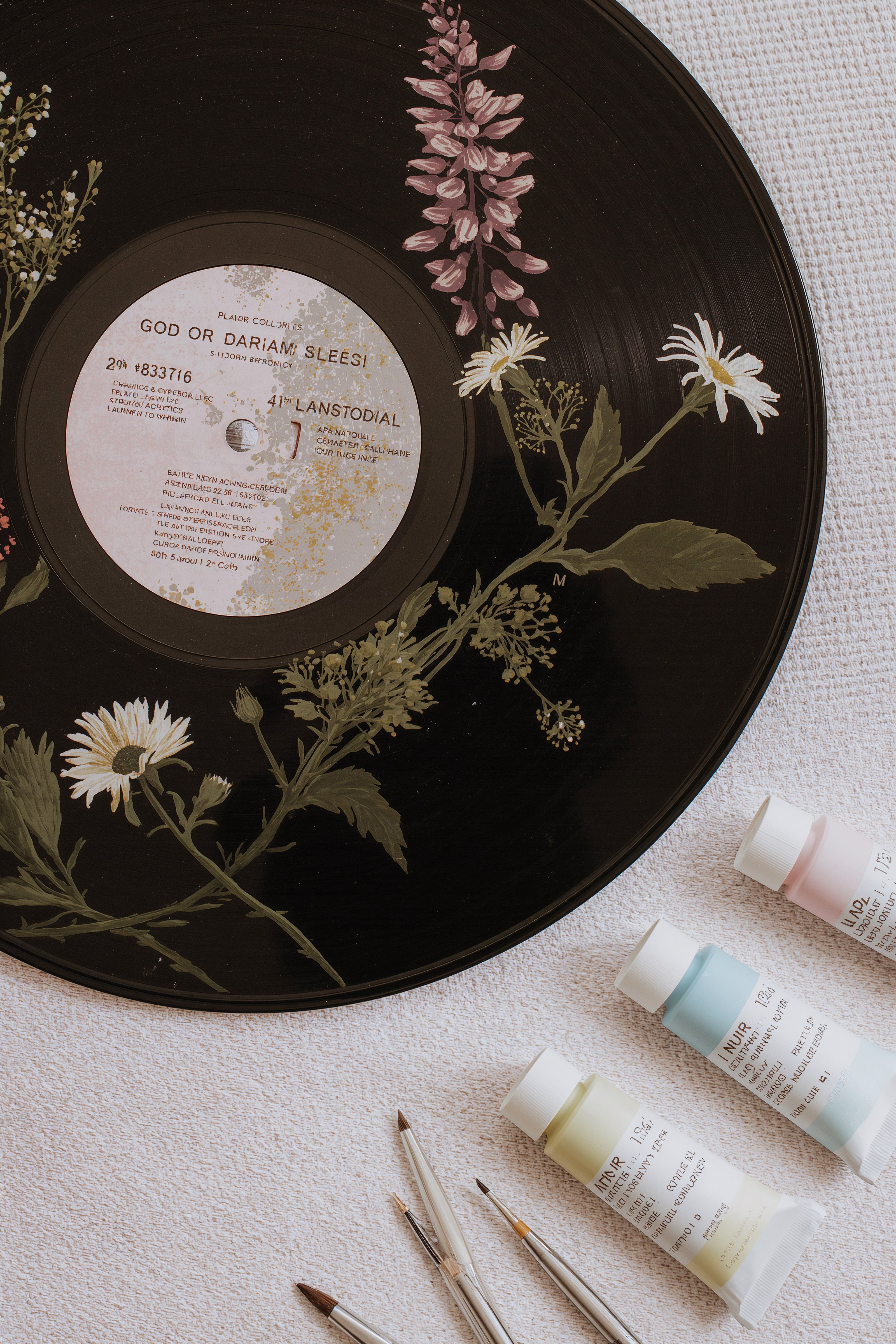 How to Craft a Stunning Vinyl Record Wall Decoration Aesthetic