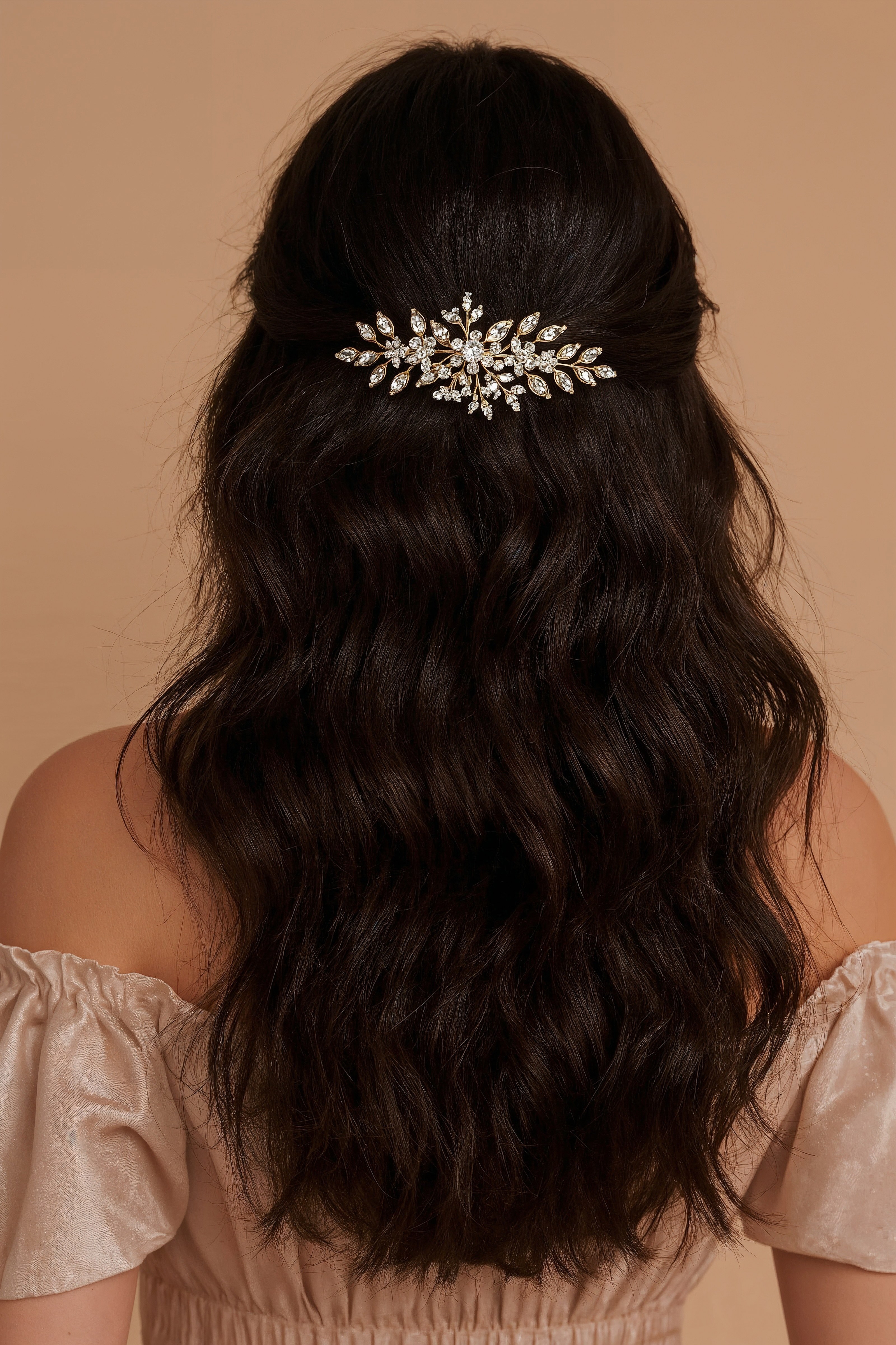 Luxury Spring Headpieces: Classy Wedding Updos for an Opulent Bride