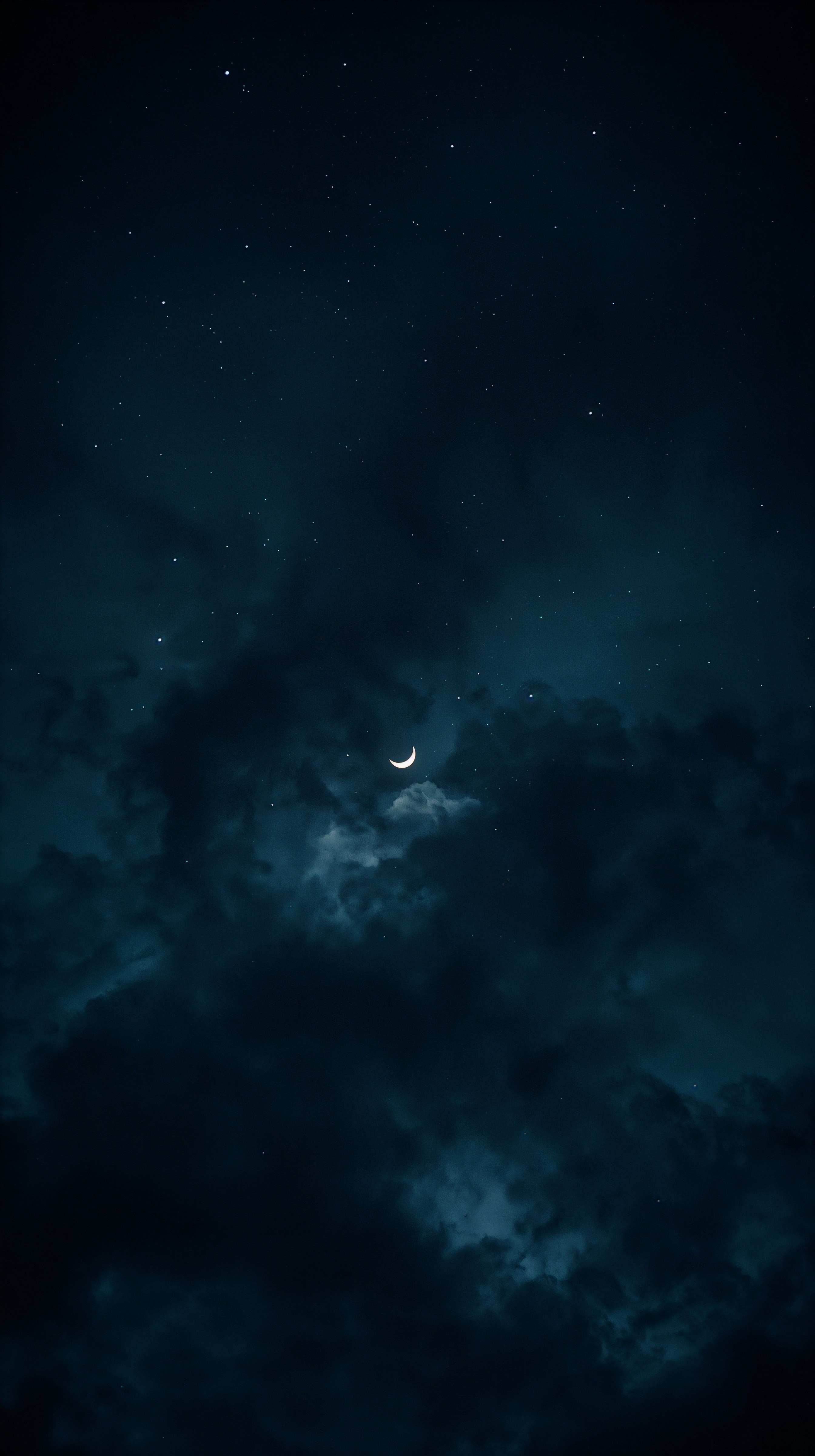 Dark Night Sky Wallpaper: Aesthetic 4K for Desktop & Phone