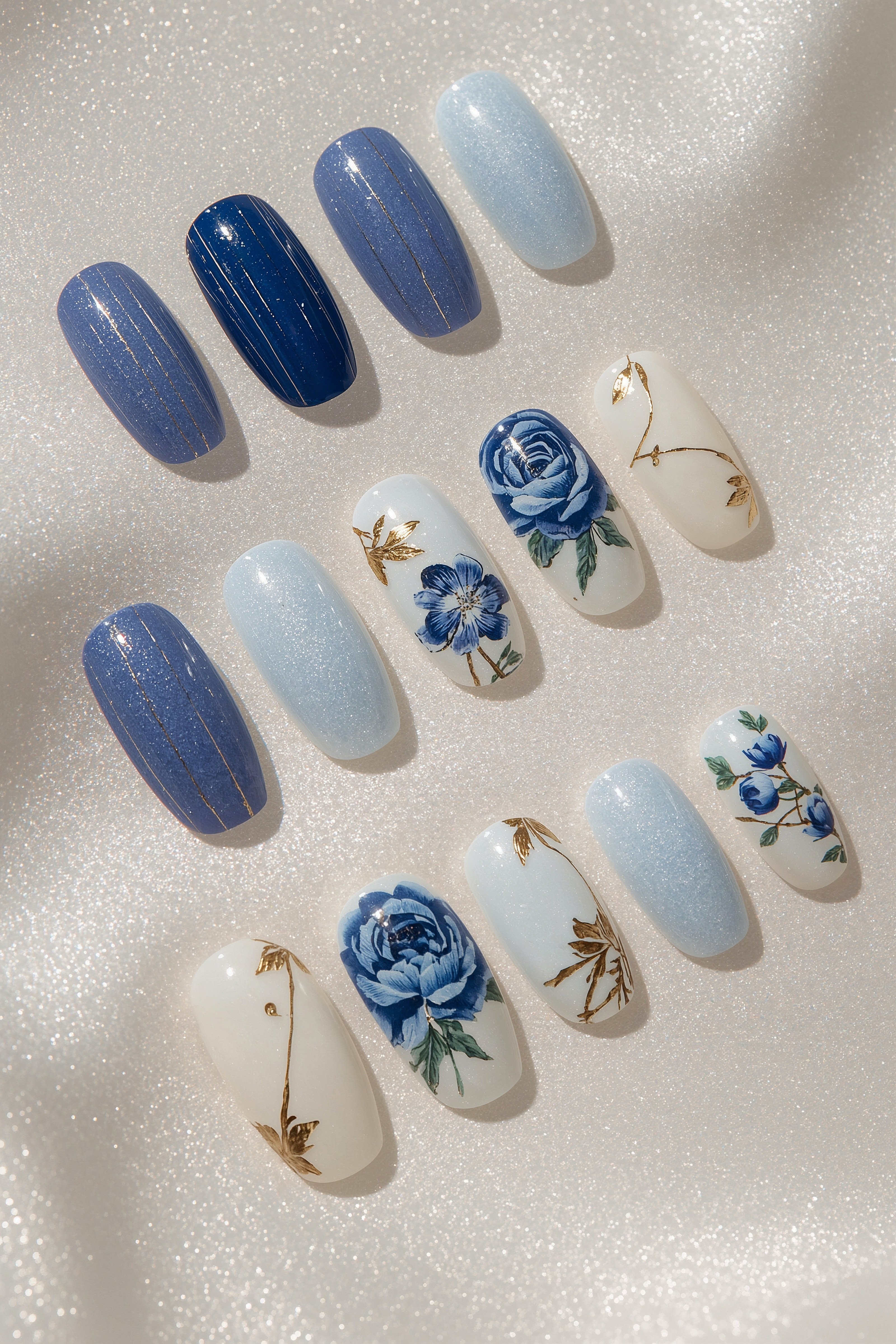 Chinoiserie Almond Fake Nails: Elegant Blue & White Art with Gold
