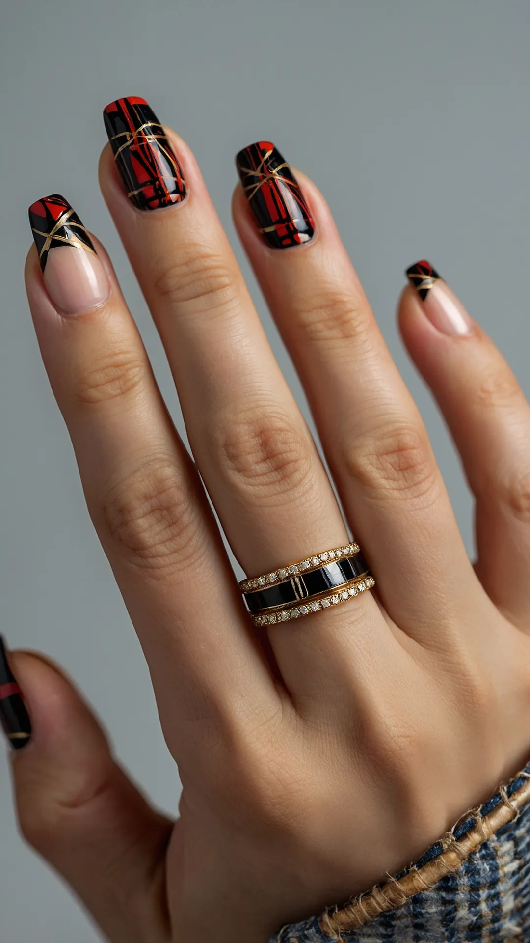 Manicure Match: Tartan Touch