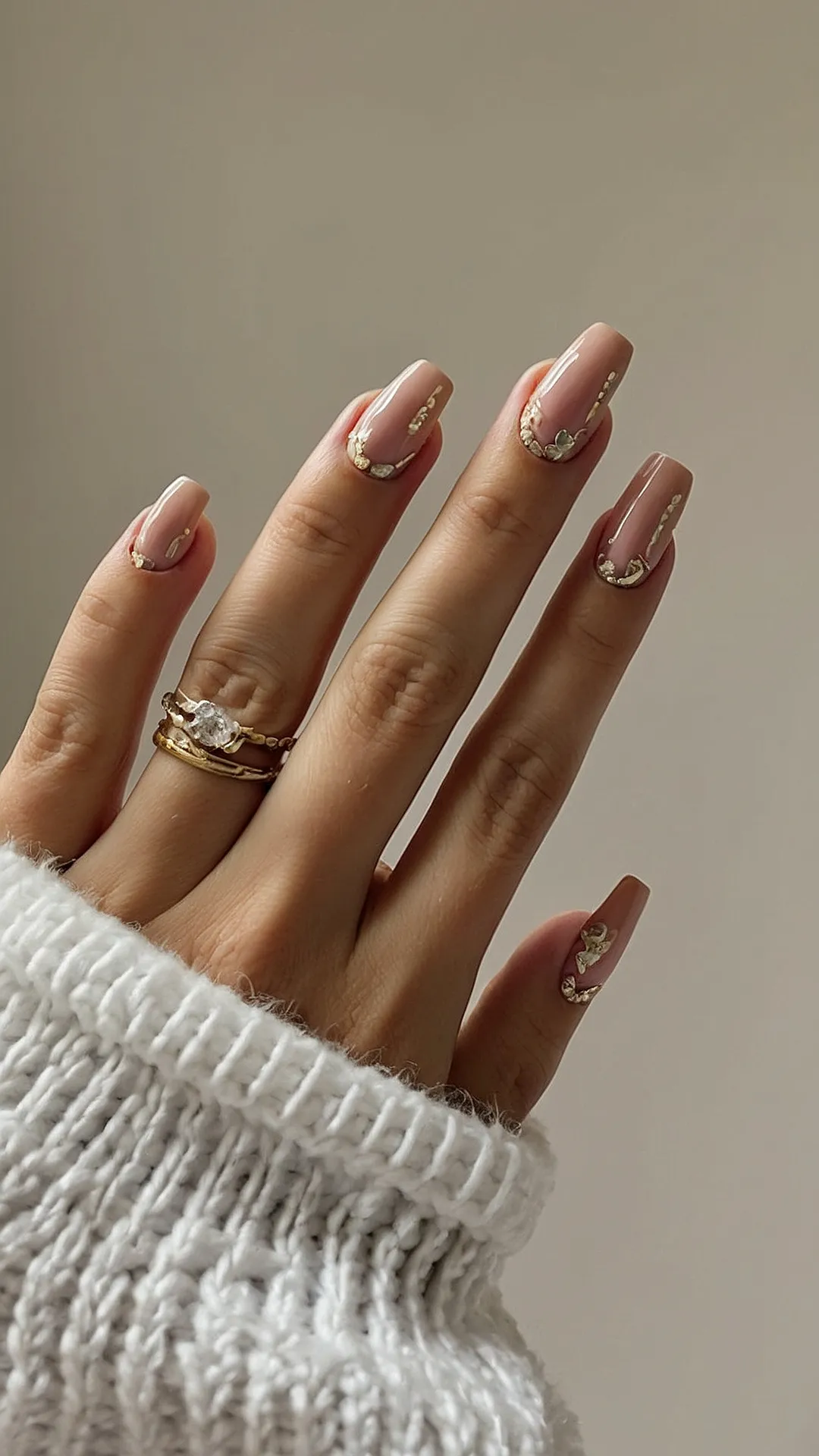 Golden Girl Nails: