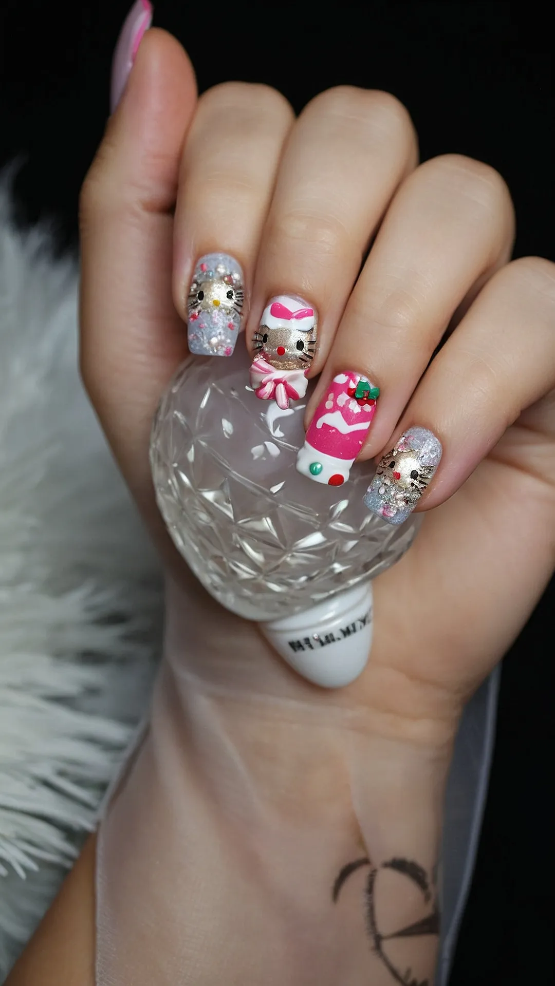 Hello Kitty's Winter Nails